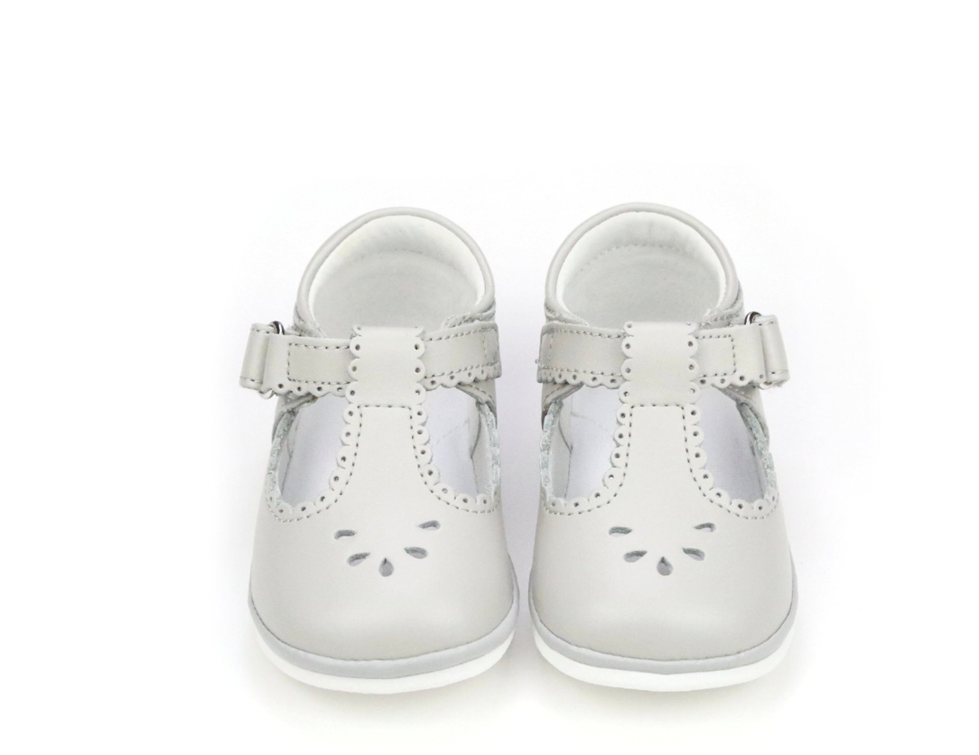 Gray Dottie Scalloped Perf MJ