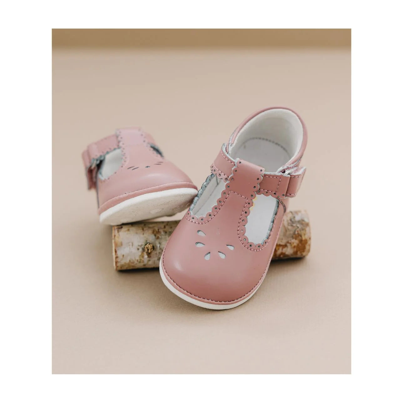 Vintage Rose Dottie Scalloped MJ