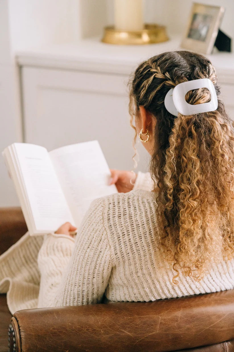 Coconut White Flat Round Hair Clip