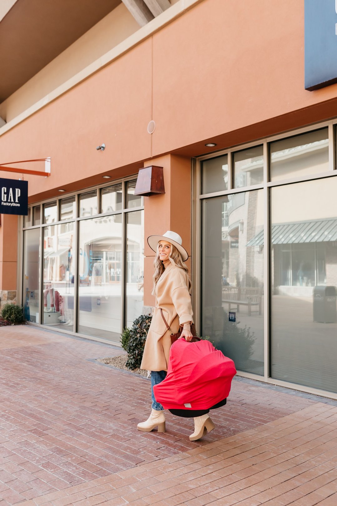 Mara Multi Use Cover