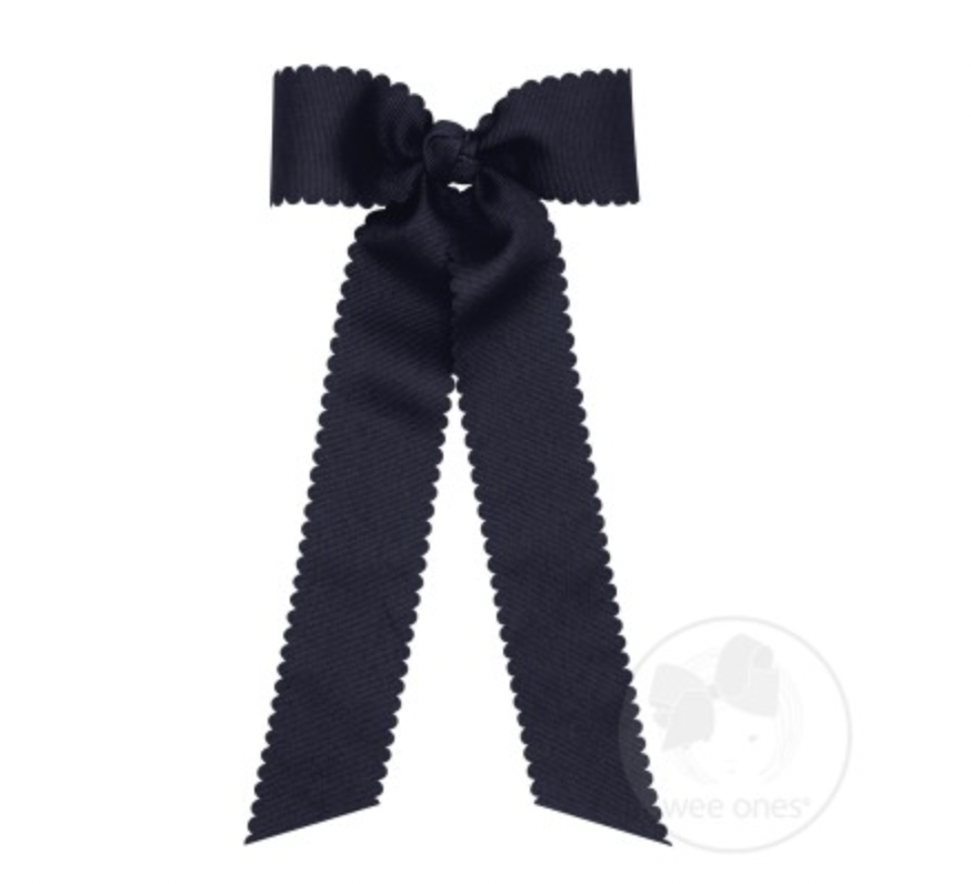 Med Scalloped Streamer Tail Bow